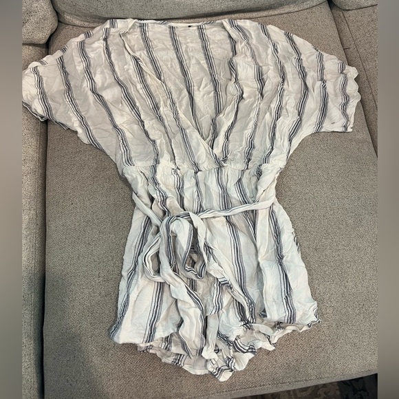 Lulus romper medium - Picture 2 of 2